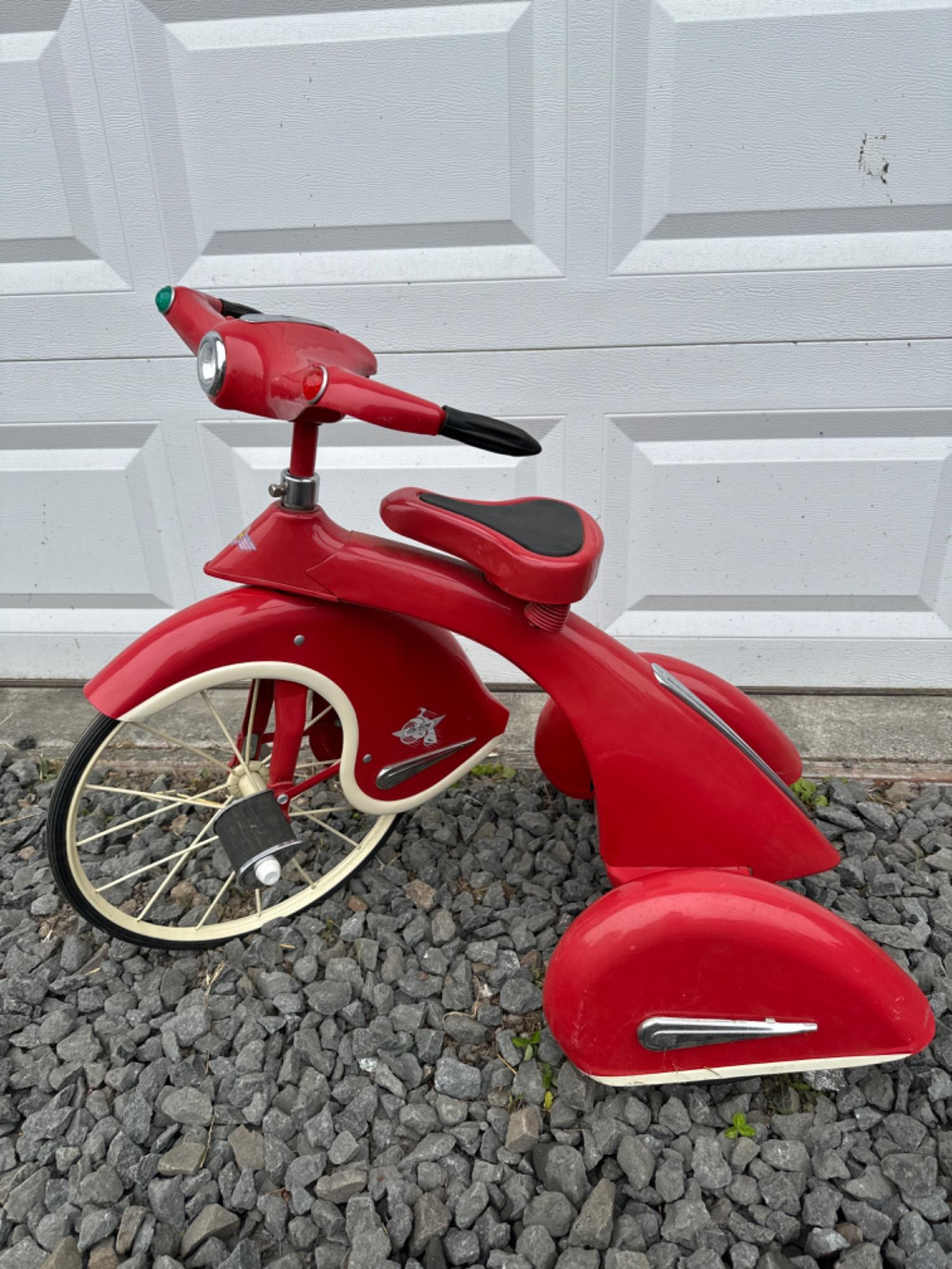 Lot # 21 - Art Deco Style 